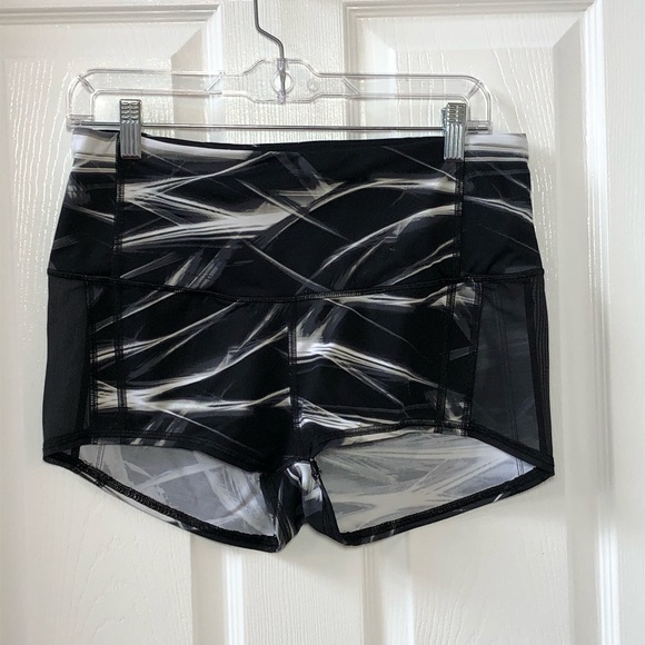 - ⭐️ Victoria's Secret Sport Spandex Sport Shorts Mesh Insets Size: LARGE - Picture 1 of 7